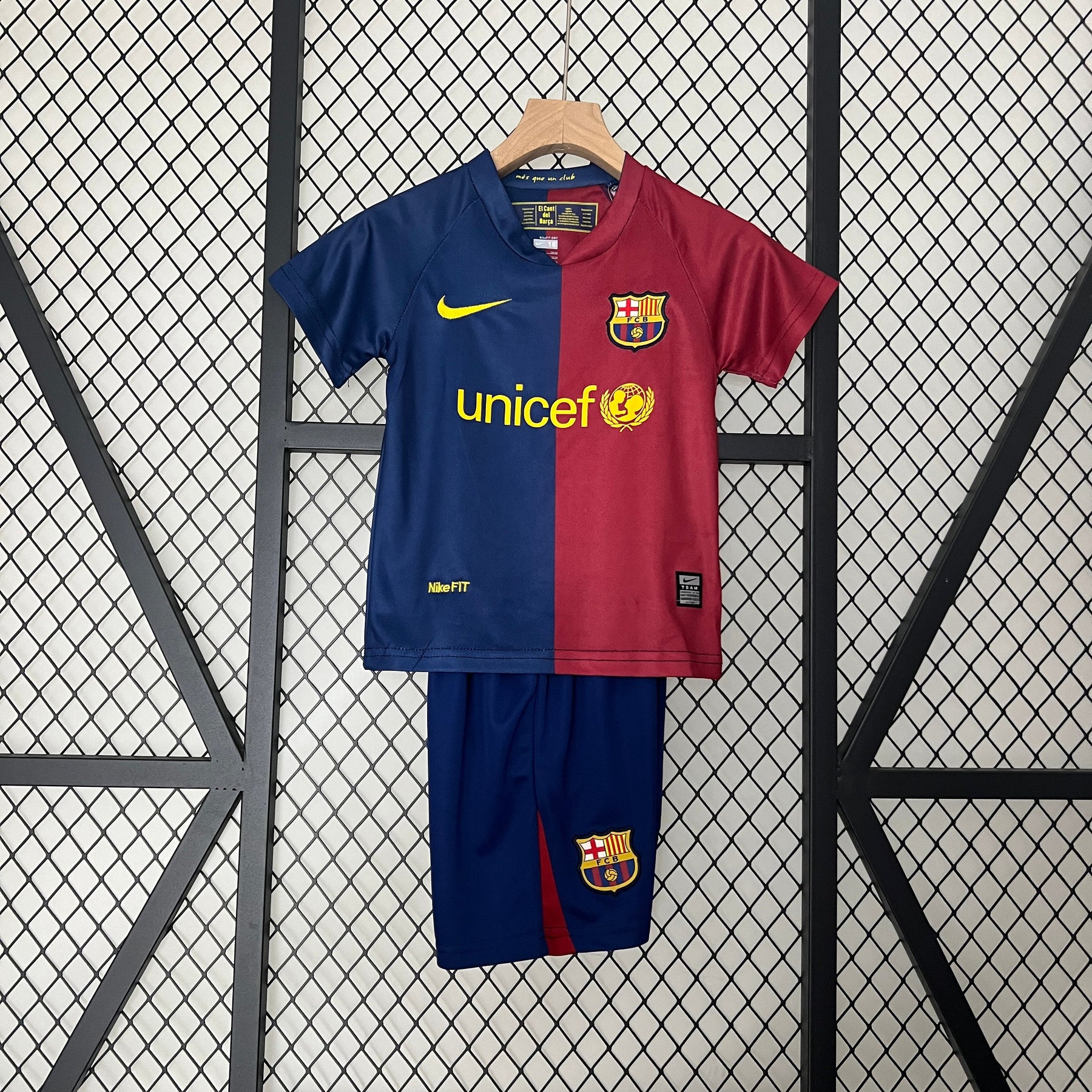 Barcelona Home 08/09 Kit Kids Retro