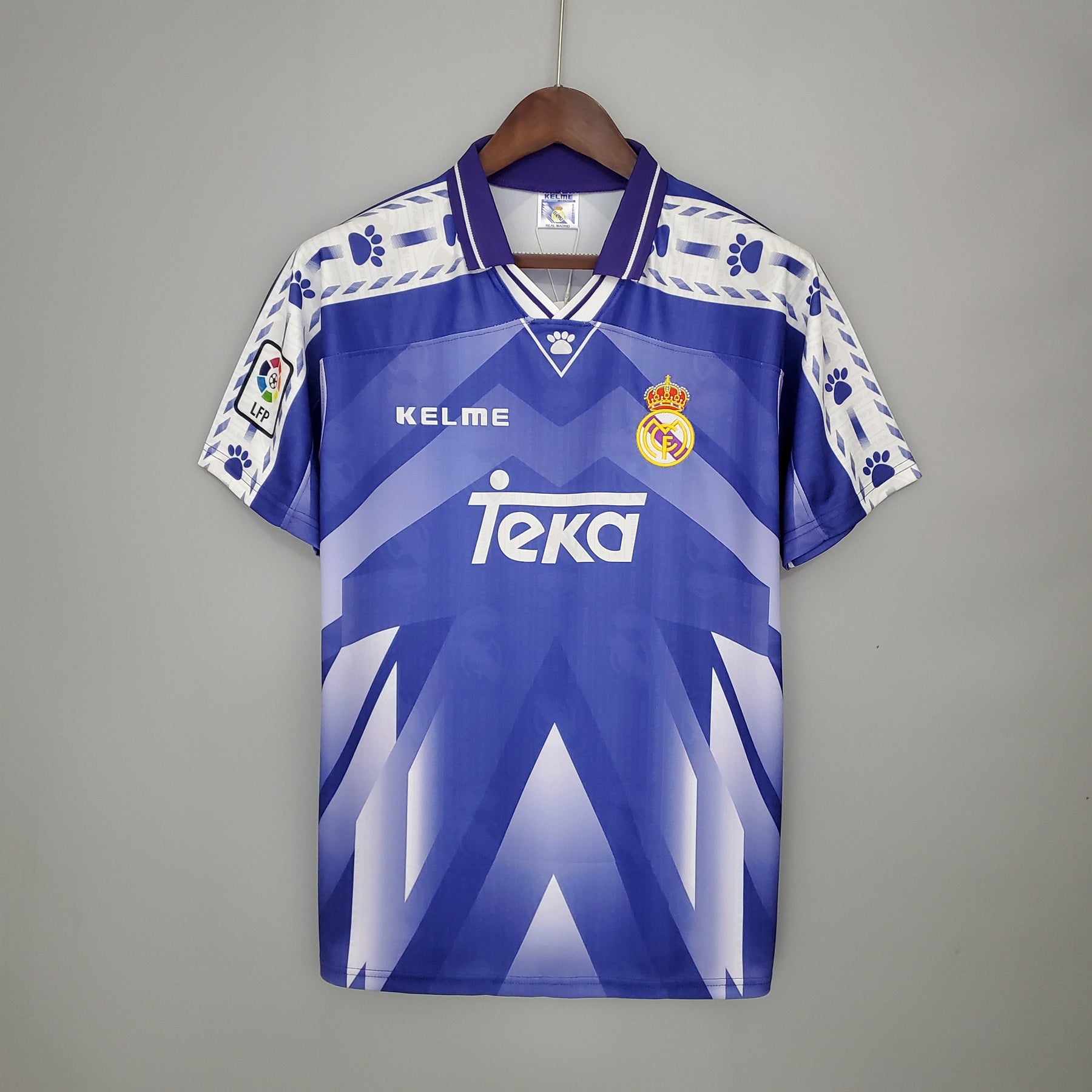 Real Madrid Away Jersey 96/97 Retro