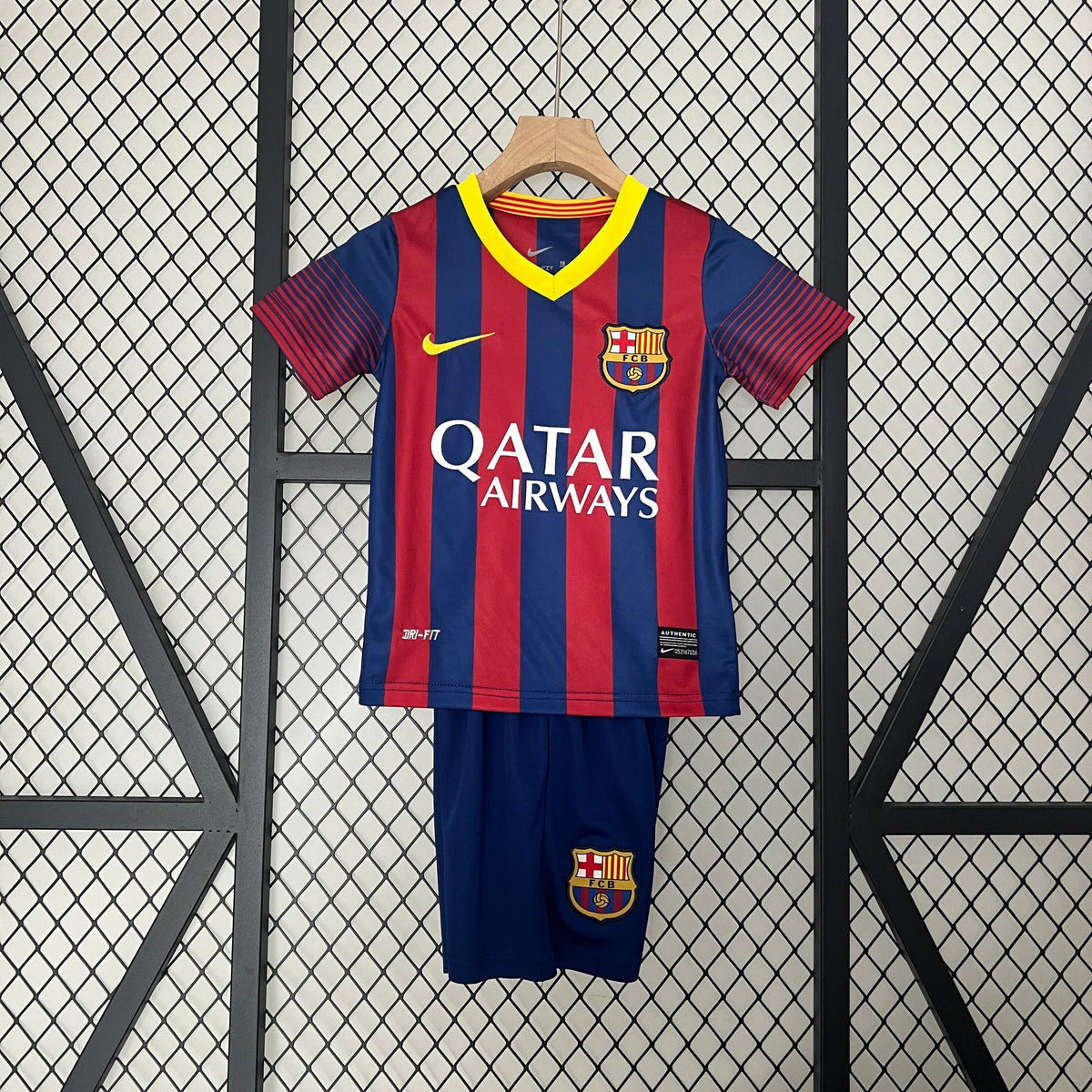 Barcelona Home 13/14 Kit Kids Retro